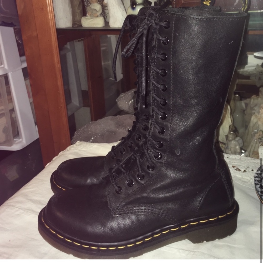 Dr Martens Leather lace up boots
